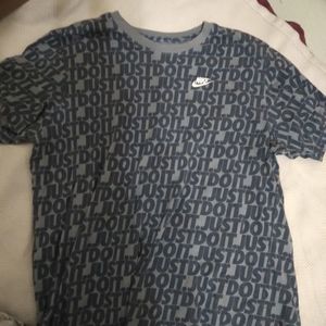 Nike t shirt